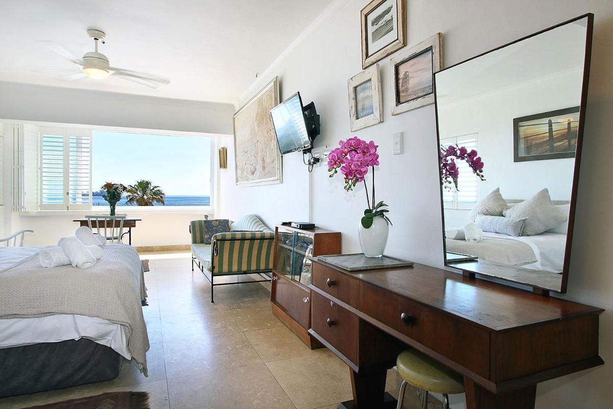 Dolphin Bay Studio With Sea Views Kaapstad Buitenkant foto