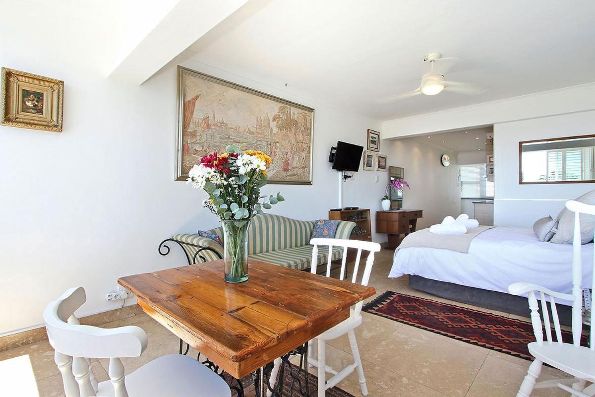 Dolphin Bay Studio With Sea Views Kaapstad Buitenkant foto